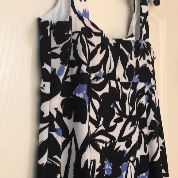 New Floral Dress - Picture 7 of 9